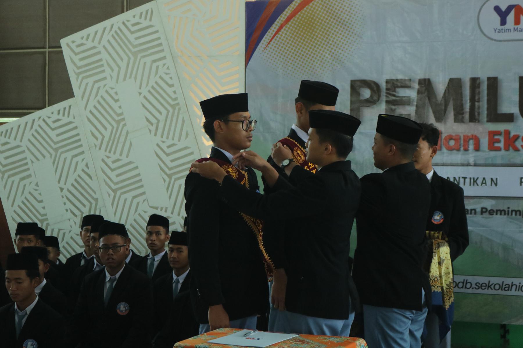 PELANTIKAN PENGURUS BARU BADAN EKSEKUTIF SISWA 2025-2026 SMP & SMA INSAN CENDEKIA MANDIRI BOARDING SCHOOL